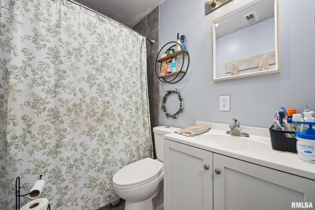 2236 E LINNHILL Lane, Washington, IL 61571