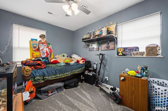 2236 E LINNHILL Lane, Washington, IL 61571