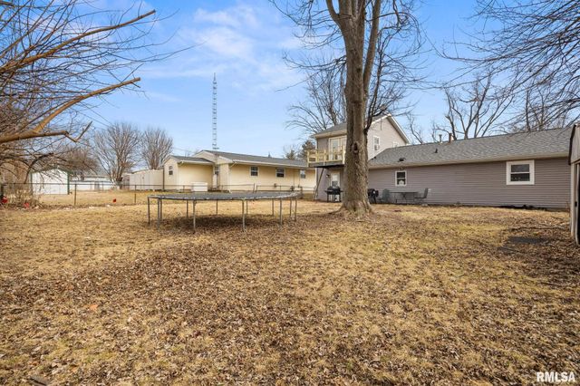 2236 E LINNHILL Lane, Washington, IL 61571