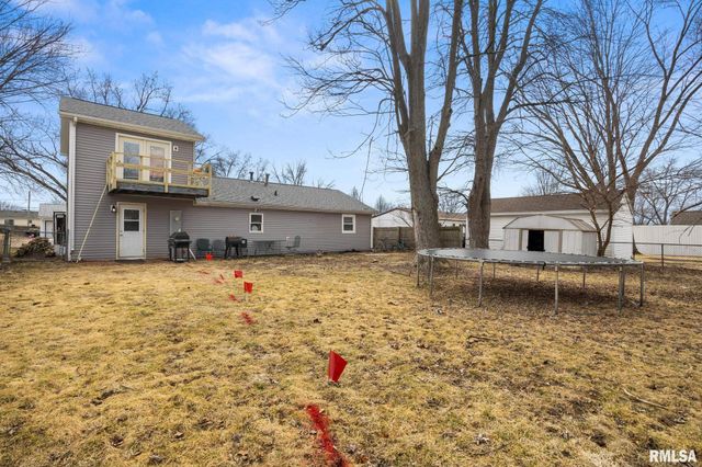 2236 E LINNHILL Lane, Washington, IL 61571