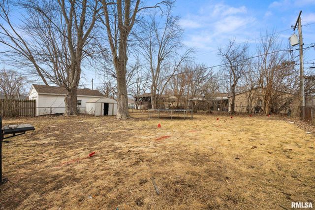 2236 E LINNHILL Lane, Washington, IL 61571