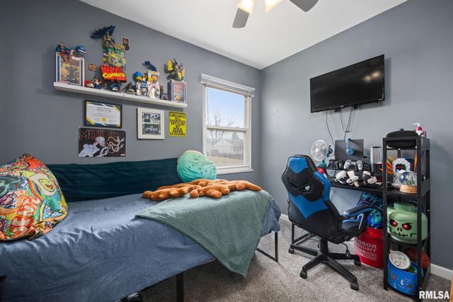 2236 E LINNHILL Lane, Washington, IL 61571