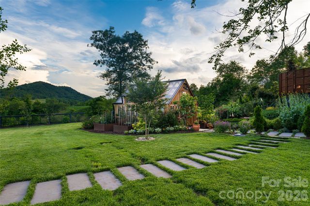 163 Annabelle Linn Drive, Fairview, NC 28730