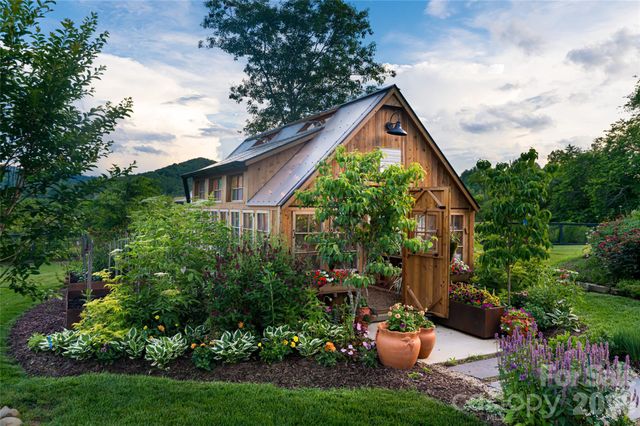 163 Annabelle Linn Drive, Fairview, NC 28730