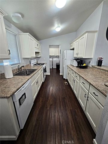 20843 Waalew Road C31, Apple Valley, CA 92307