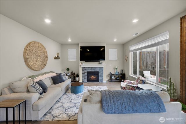10127 15th Place SE, Lake Stevens, WA 98258