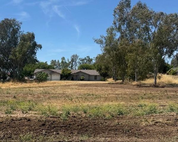 16638 Mark Road, Madera, CA 93636