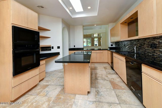 5031 E Calle Brillante, Tucson, AZ 85718