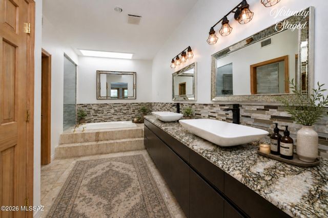 5031 E Calle Brillante, Tucson, AZ 85718