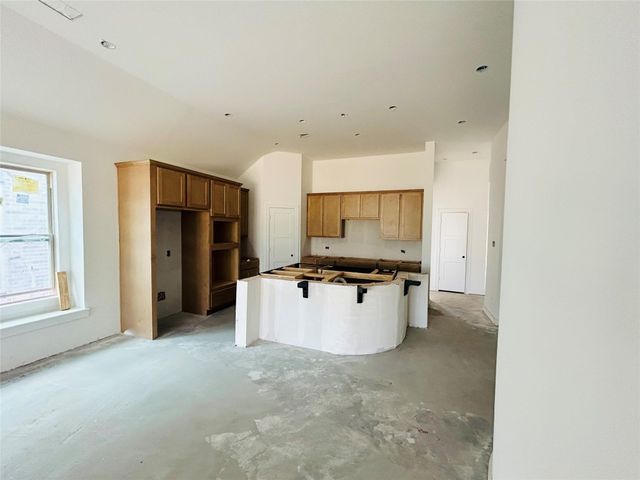 17915 Oakwood Stream Drive, Webster, TX 77598