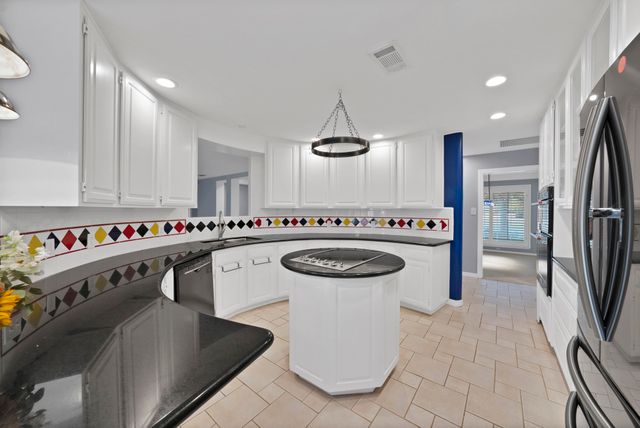 2804 Wood Wind Drive, Pantego, TX 76013