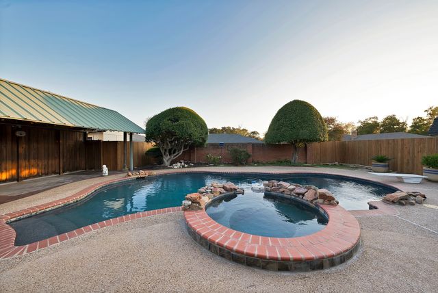 2804 Wood Wind Drive, Pantego, TX 76013