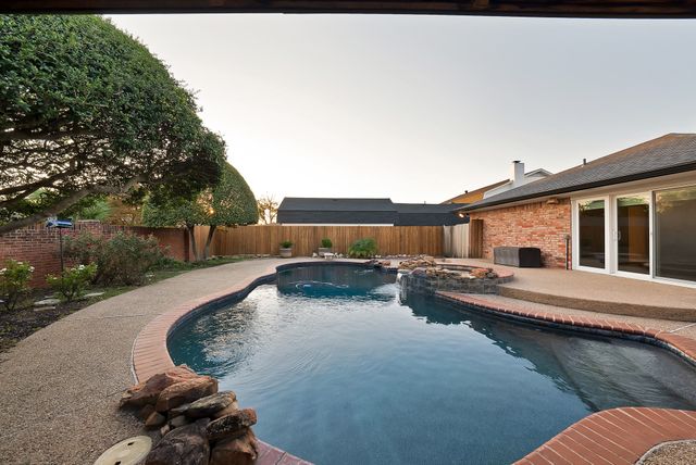 2804 Wood Wind Drive, Pantego, TX 76013