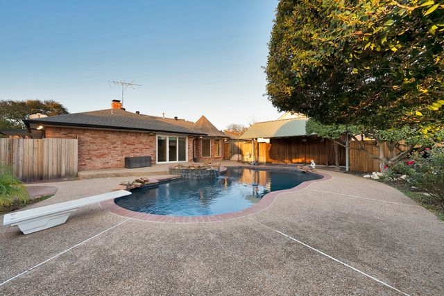 2804 Wood Wind Drive, Pantego, TX 76013