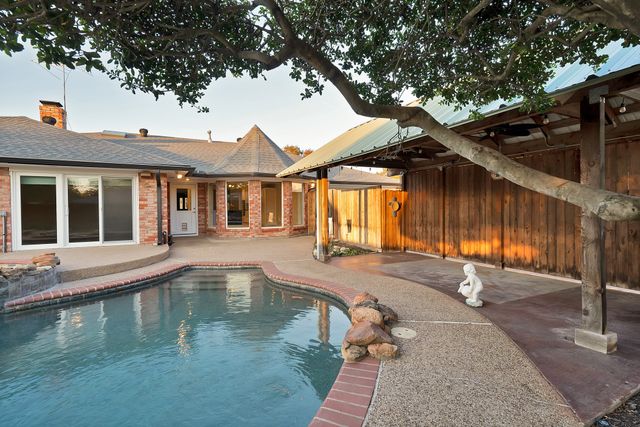 2804 Wood Wind Drive, Pantego, TX 76013