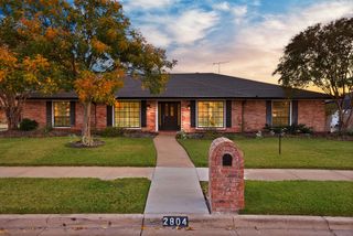 2804 Wood Wind Drive, Pantego, TX 76013
