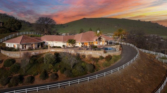16489 Goat Ranch Road, Springville, CA 93265