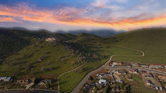 16489 Goat Ranch Road, Springville, CA 93265