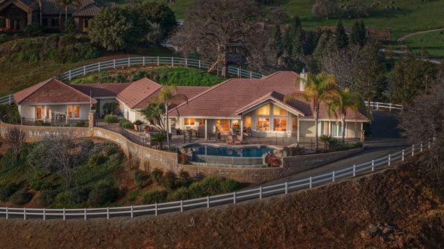 16489 Goat Ranch Road, Springville, CA 93265