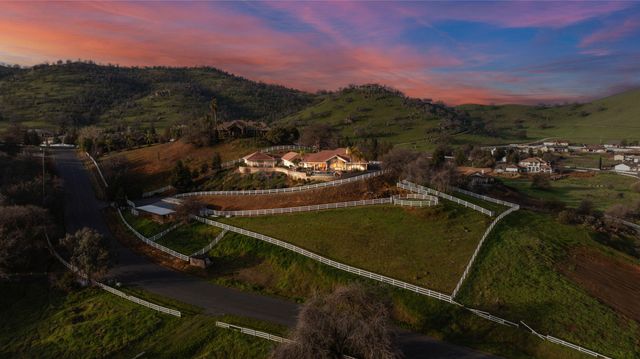 16489 Goat Ranch Road, Springville, CA 93265