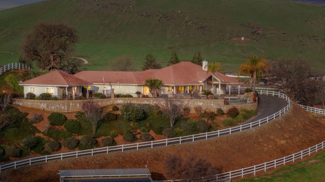 16489 Goat Ranch Road, Springville, CA 93265