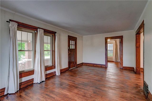 300 W 3rd Street, Freeman, MO 64746