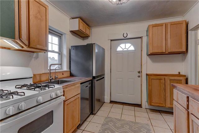 300 W 3rd Street, Freeman, MO 64746