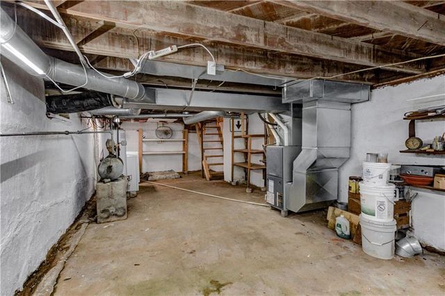 300 W 3rd Street, Freeman, MO 64746