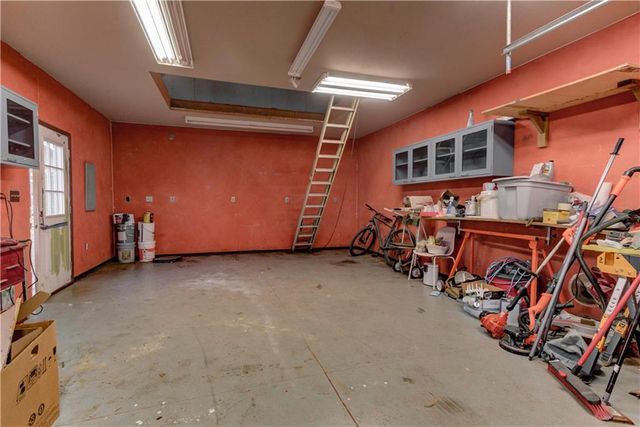 300 W 3rd Street, Freeman, MO 64746