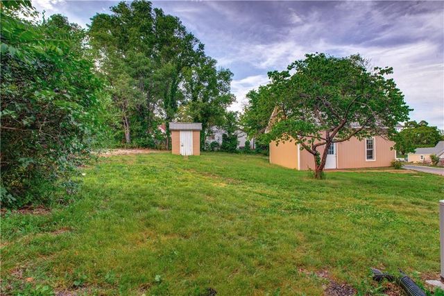 300 W 3rd Street, Freeman, MO 64746
