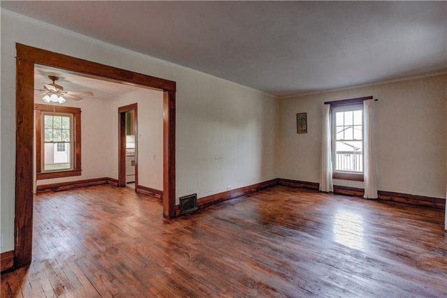 300 W 3rd Street, Freeman, MO 64746
