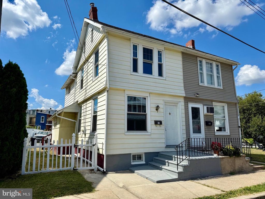 123 N WALNUT ST, Fleetwood, PA 19522