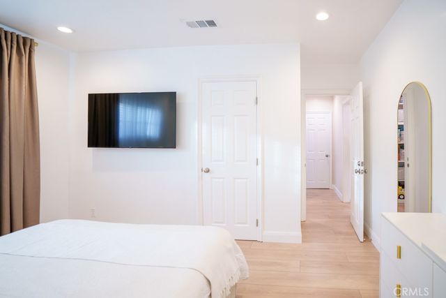 15500 Chatsworth, San Fernando, CA 91345