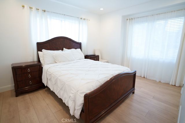 15500 Chatsworth, San Fernando, CA 91345