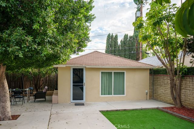 15500 Chatsworth, San Fernando, CA 91345