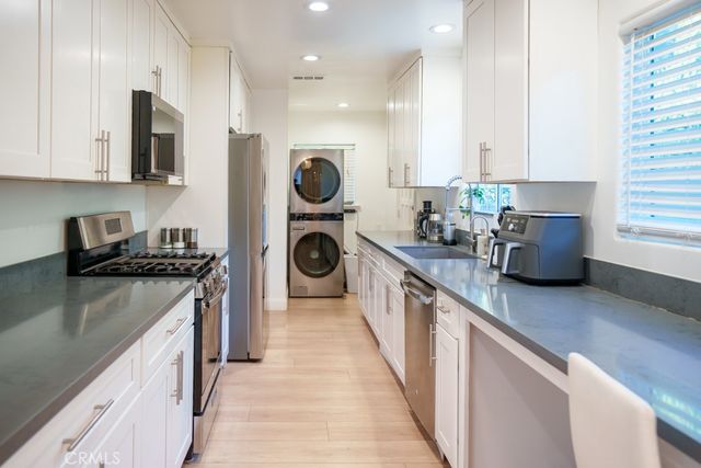 15500 Chatsworth, San Fernando, CA 91345