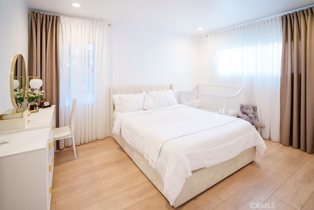 15500 Chatsworth, San Fernando, CA 91345