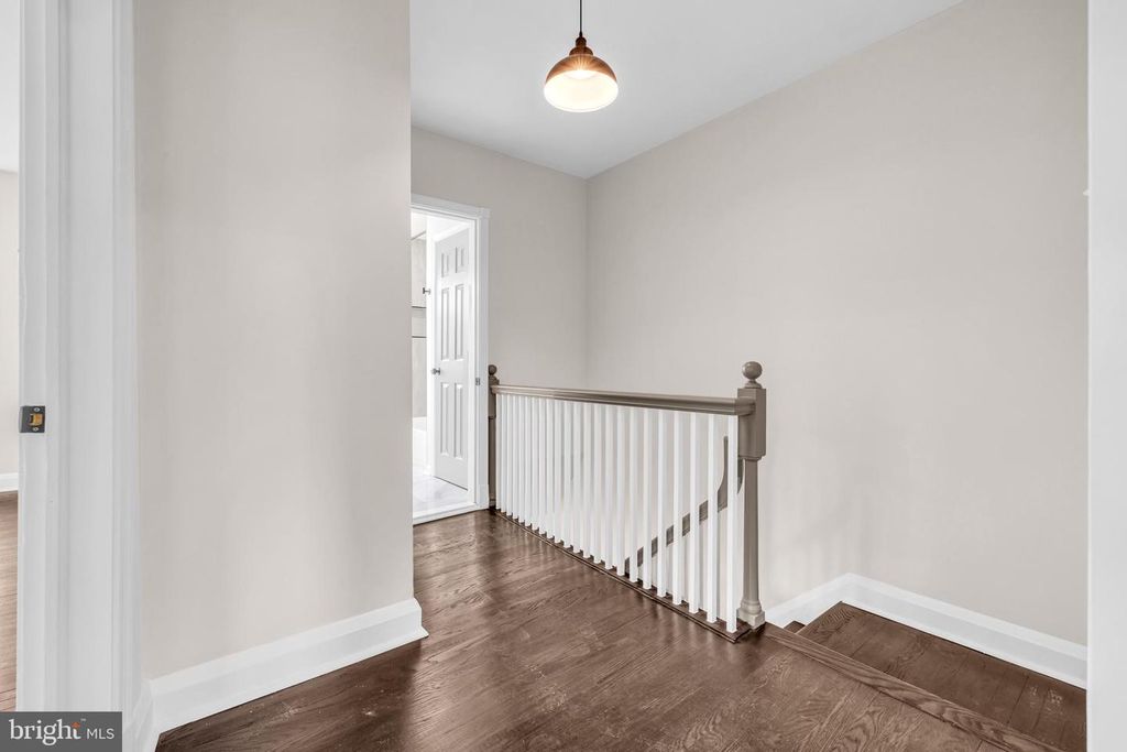 Image 11 of property listing at 1513 KINGSWAY RD, Baltimore, MD 21218