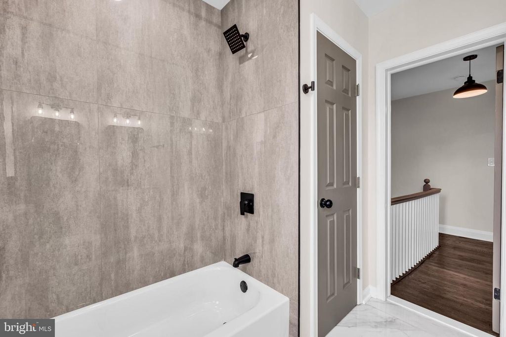 Image 14 of property listing at 1513 KINGSWAY RD, Baltimore, MD 21218