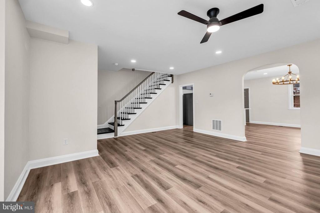 Image 4 of property listing at 1513 KINGSWAY RD, Baltimore, MD 21218