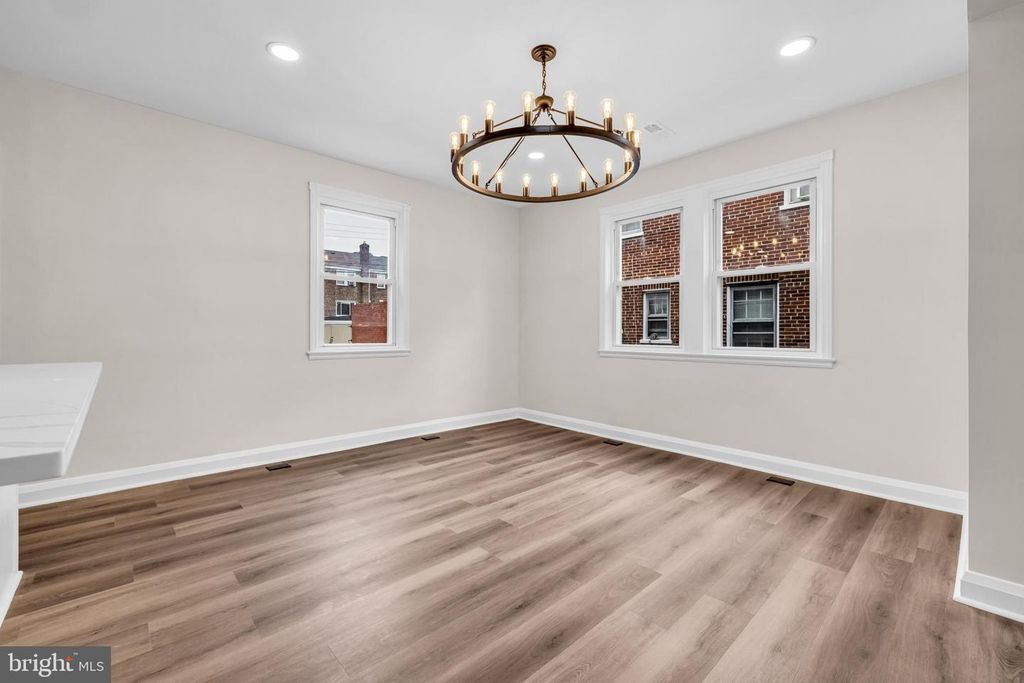 Image 6 of property listing at 1513 KINGSWAY RD, Baltimore, MD 21218