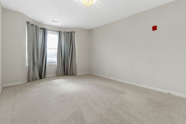 70 Trotter Rd 4304, Weymouth, MA 02190