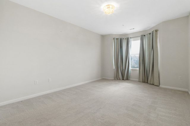 70 Trotter Rd 4304, Weymouth, MA 02190