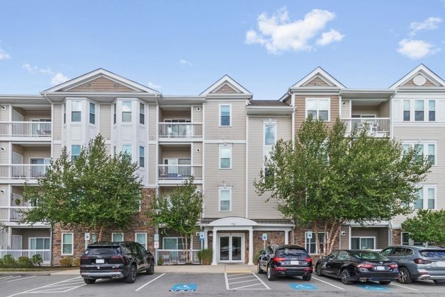 70 Trotter Rd 4304, Weymouth, MA 02190
