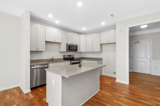70 Trotter Rd 4304, Weymouth, MA 02190