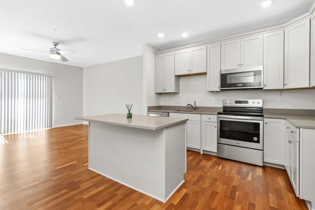 70 Trotter Rd 4304, Weymouth, MA 02190