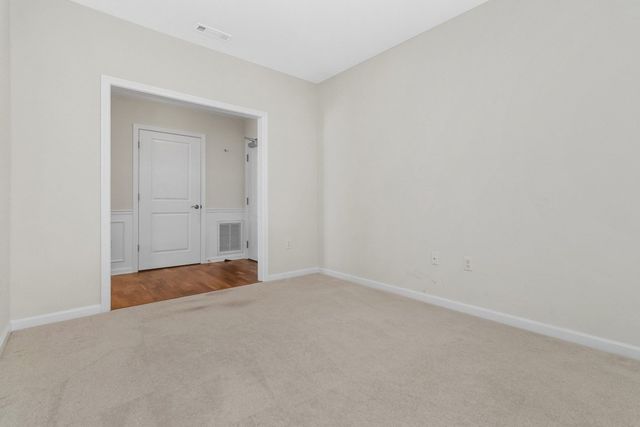 70 Trotter Rd 4304, Weymouth, MA 02190