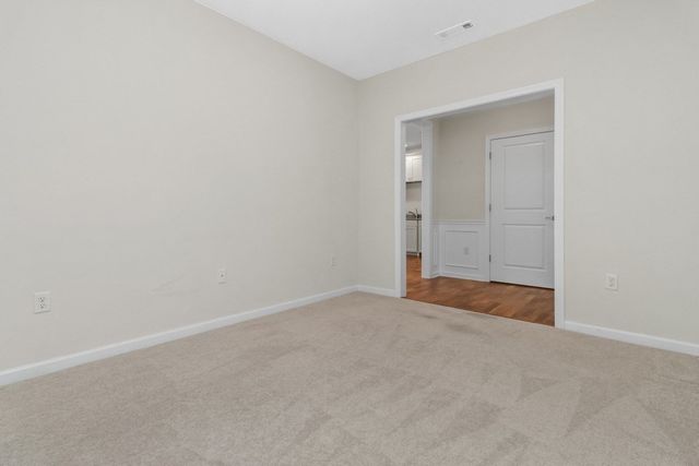 70 Trotter Rd 4304, Weymouth, MA 02190