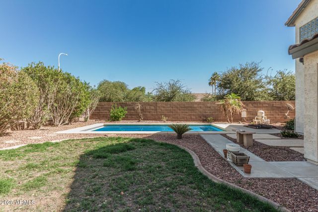 602 W CANARY Way, Chandler, AZ 85286