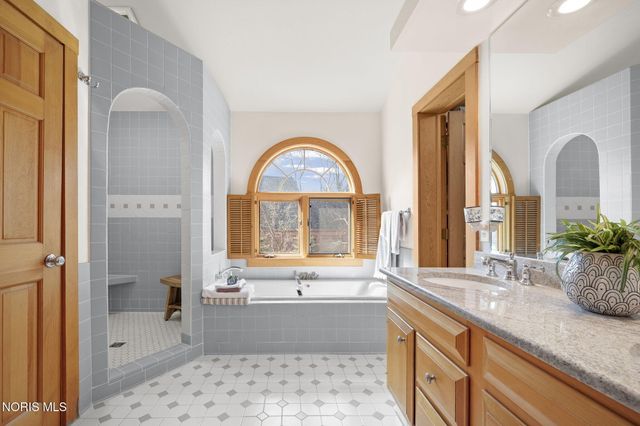 30039 Morningside Drive, Perrysburg, OH 43551